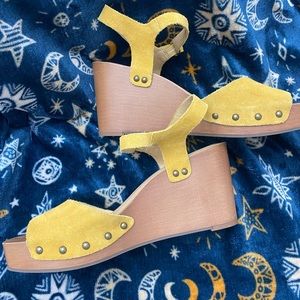 Anybody need a pair of summer shoes?